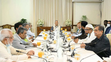 প্রধান উপদেষ্টার সঙ্গে চার রাজনৈতিক দলের জরুরি বৈঠক
