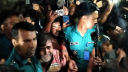 ধানমন্ডি ৩২ নম্বরে এসে ভিডিও কল, আ’লীগ সন্দেহে গণপিটুনি, পুলিশে সোপর্দ