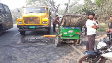 মাধবপুরে ট্রাক চাপায় রিকশার যাত্রীসহ নিহত ৩