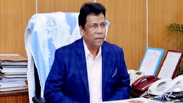 সরকার বলছে ‘জনস্বার্থে’ অবসর, তথ্য সচিব বলছেন ‘জানি না’