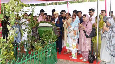 আরিফপুর কবরস্থানে বাবা-মায়ের জন্য রাষ্ট্রপতির বিশেষ দোয়া