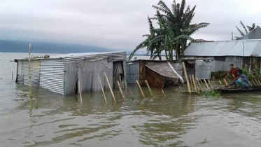 সুনামগঞ্জে পানিবন্দী লাখো মানুষ, শহরের ৯০ ভাগ বসতঘর পানির নিচে