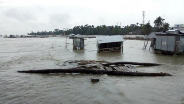 ভোলার সঙ্গে লক্ষীপুর-ঢাকা রুটে লঞ্চ ও ফেরি চলাচল বন্ধ