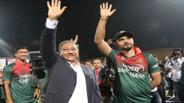 পাপনের ডাকে বিসিবিতে মাশরাফি