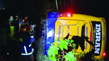 পটুয়াখালীতে যাত্রীবাহী বাস ও ইজিবাইক খাদে, নিহত ৪ পটুয়াখালীতে যাত্রীবাহী বাস ও ইজিবাইক খাদে, নিহত ৪