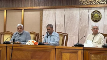 গণভোট নিয়ে ‘ঐকমত্যে’ পৌঁছাতে না পারলে সিদ্ধান্ত দেবে সরকার: আইন উপদেষ্টা