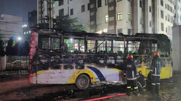 মোটরসাইকেলে এসে আশুলিয়ায় বাসে আগুন দিল ২ যুবক