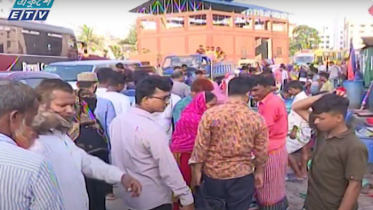 রাস্তাজুড়ে সাপ্তাহিক হাট, দুর্ভোগে বনশ্রীবাসী (ভিডিও)