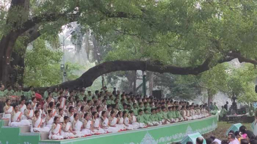 আহির ভৈরব রাগে বাঁশির সুরে বর্ষবরণ শুরু রমনার বটমূলে