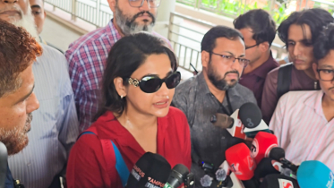 দেশে ফিরেছেন বাঁধন, বিমানবন্দরে যা বললেন অভিনেত্রী