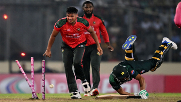 তাসকিন-মুস্তাফিজের তোপে ১১০ রানে অলআউট পাকিস্তান