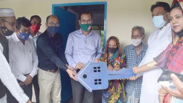 বরগুনায় প্রধানমন্ত্রীর উপহার দেয়া ঘরের চাবি হস্তান্তর