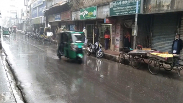 ব‌রিশালে তীব্র শীতের মধ্যে বৃ‌ষ্টি, কয়েক‌টি স্কুলে ছুটি