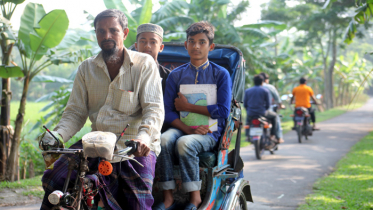 রিকশার প্যাডেলে ঘোরে গনি গাজীর ৫ সন্তানের উচ্চশিক্ষার স্বপ্ন