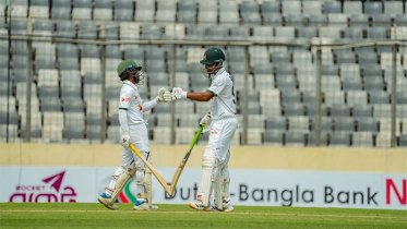 দাপুটে ব্যাটিংয়ে ঢাকা টেস্টের প্রথম দিন বাংলাদেশের