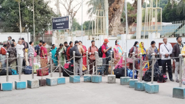 বেনাপোল দিয়ে ভারতে গেলেন ইসকনের ২১৭ জন তীর্থযাত্রী