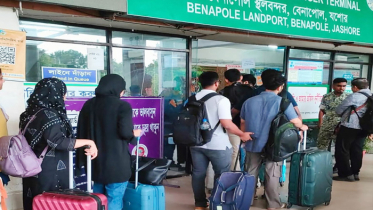 ভিসা জটিলতা: বেনাপোল দিয়ে যাত্রী যাতায়াত কমেছে ৮৫ শতাংশ 