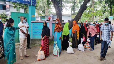 ৩৩৩ নম্বরে ফোন দিয়ে খাদ্য সহায়তা পেল ৫ শতাধিক পরিবার