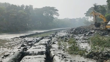 ৬৮ বছর পর দখলমুক্ত হচ্ছে হাকর নদী, খুশি বেনাপোলবাসী