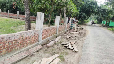 শার্শায় স্কুলের সীমানা প্রাচীর নির্মাণ কাজে অনিয়মের অভিযোগ