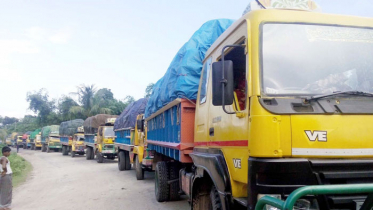 ৭২ ঘণ্টার কর্মবিরতি: বেনাপোল বন্দরে শত শত ট্রাকের জট