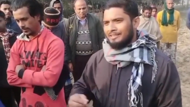 বিরামপুরে দাঁড়িপাল্লায় ভোট দিতে নগদ টাকা বিতরণের সময় আটক ২