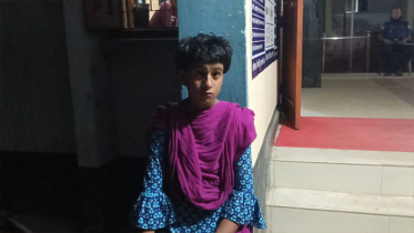 গভীর রাতে অসহায় কিশোরী, সহযোগিতা করেনি থানা গভীর রাতে অসহায় কিশোরী, সহযোগিতা করেনি থানা