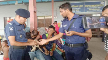 ‘বন্ধন এক্সপ্রেস` ট্রেনে অভিযান, লক্ষাধিক টাকার পণ্যসহ আটক ৫