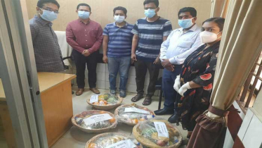 ব্রাহ্মণবাড়িয়ায় করোনা রোগীদের জন্য প্রশাসনের ফল উপহার