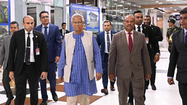 যুক্তরাজ্যের উদ্দেশে ঢাকা ছেড়েছেন প্রধান উপদেষ্টা