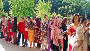 চাকসু: মুক্ত পরিবেশে ভোট দিতে পেরে উচ্ছ্বসিত শিক্ষার্থীরা চাকসু: মুক্ত পরিবেশে ভোট দিতে পেরে উচ্ছ্বসিত শিক্ষার্থীরা