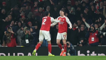 শেষ সময়ের গোলে চেলসিকে আবার হারিয়ে ফাইনালে আর্সেনাল