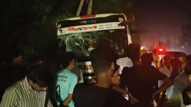 চট্টগ্রামের কর্ণফুলীতে বাস-লেগুনা সংঘর্ষ, নিহত বেড়ে ৪ চট্টগ্রামের কর্ণফুলীতে বাস-লেগুনা সংঘর্ষ, নিহত বেড়ে ৪