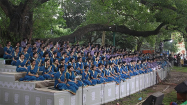 রমনায় ‘জাগো আলোক-লগ্নে’ গান দিয়ে ছায়ানটের বর্ষবরণ শুরু