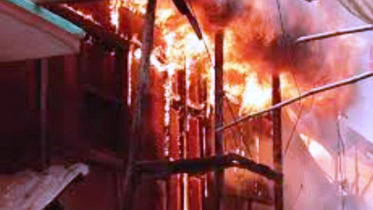 চুয়াডাঙ্গায় নিমিষেই পুড়ল ১০টি ঘর