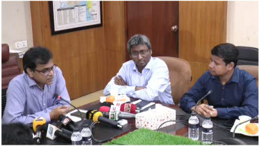 কাঙ্ক্ষিত রাজস্ব আদায় না হওয়ার কারণ জানালেন কাস্টমস কমিশনার কাঙ্ক্ষিত রাজস্ব আদায় না হওয়ার কারণ জানালেন কাস্টমস কমিশনার