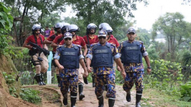 রোহিঙ্গা ক্যাম্পে গোলাগুলি, বিপুল পরিমাণ আগ্নেয়াস্ত্র উদ্ধার