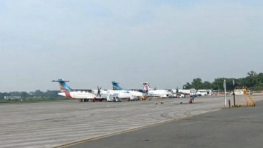 ঢাকায় নামতে না পেরে চট্টগ্রামে জরুরি অবতরণ ৮ বিমানের