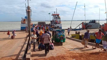 দৌলত‌দিয়া ঘা‌টে যাত্রী‌ থাক‌লেও নেই যানবাহ‌নের চাপ