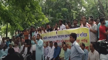 কর্মবিরতিতে অচল ঢাবি, অর্থমন্ত্রীর পদত্যাগ দাবি
