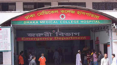 ছিনতাইকারীর ব্যাগ টানে রিকশা থেকে পড়ে নারীর মৃত্যু