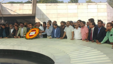 স্থগিতাদেশ প্রত্যাহার, জিয়াউর রহমানের সমাধিতে শ্রদ্ধা ড্যাব নেতাদের স্থগিতাদেশ প্রত্যাহার, জিয়াউর রহমানের সমাধিতে শ্রদ্ধা ড্যাব নেতাদের