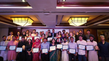 ডেমোক্রেসি ইন্টারন্যাশনালের ফেলোশিপ সম্পন্ন করলেন ২৫ তরুণ রাজনীতি ডেমোক্রেসি ইন্টারন্যাশনালের ফেলোশিপ সম্পন্ন করলেন ২৫ তরুণ রাজনীতি