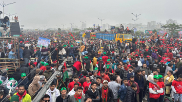 তারেক রহমানকে বরণ করে নিতে ঢাকায় জনস্রোত