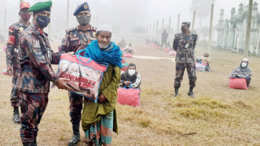 ধামইরহাটে বিজিবির কম্বল বিতরণ