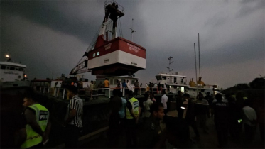 পদ্মায় ডুবে যাওয়া বাস থেকে ২ নারীর মরদেহ উদ্ধার