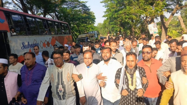 শেখ হাসিনার ফাঁসির রায়ে জেলায় জেলায় মিষ্টি বিতরণ