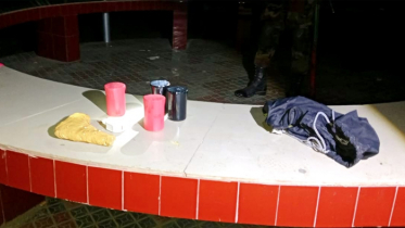 সদরপুরে পরিত্যক্ত টয়লেট থেকে অস্ত্র-গুলি ও ককটেল উদ্ধার সদরপুরে পরিত্যক্ত টয়লেট থেকে অস্ত্র-গুলি ও ককটেল উদ্ধার