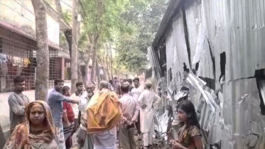 ঈদের নামাজ শেষে দুই গ্রামবাসীর দফায় দফায় সংঘর্ষ, আহত ৩০ ঈদের নামাজ শেষে দুই গ্রামবাসীর দফায় দফায় সংঘর্ষ, আহত ৩০