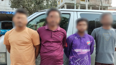 পাবনায় যৌথ অভিযান: ৪ অস্ত্র ও ১৬ রাউন্ড গুলিসহ গ্রেপ্তার ৪